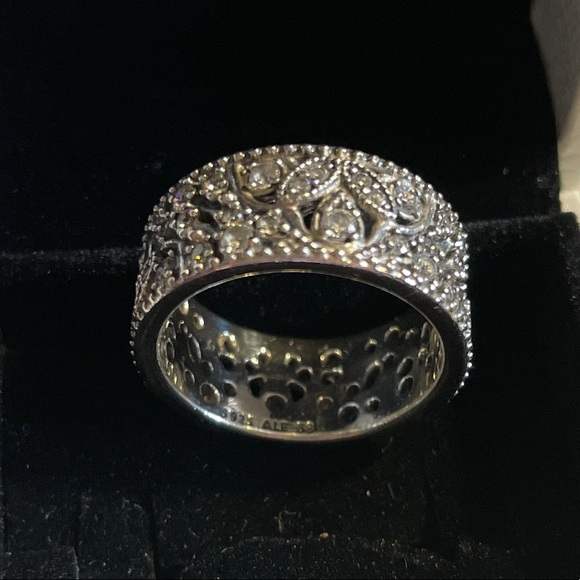 Authentic Pandora Shimmering Leaves Silver CZ Ring size 8.5 - Picture 2 of 4